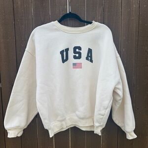 Princess Polly USA Crewneck Sweatshirt Cream Pullover Size 6